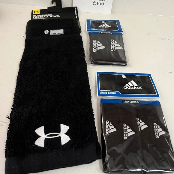 NEW Under Armour Undeniable Black Football towel velcro w tags,UA football new - Picture 1 of 3